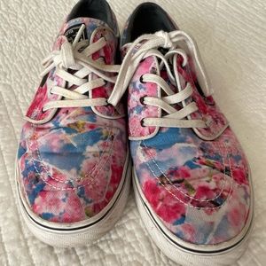 Nike SB Air Zoom Stefan Janoski Canvas Premium in Dynamic Pink (floral) 8.5